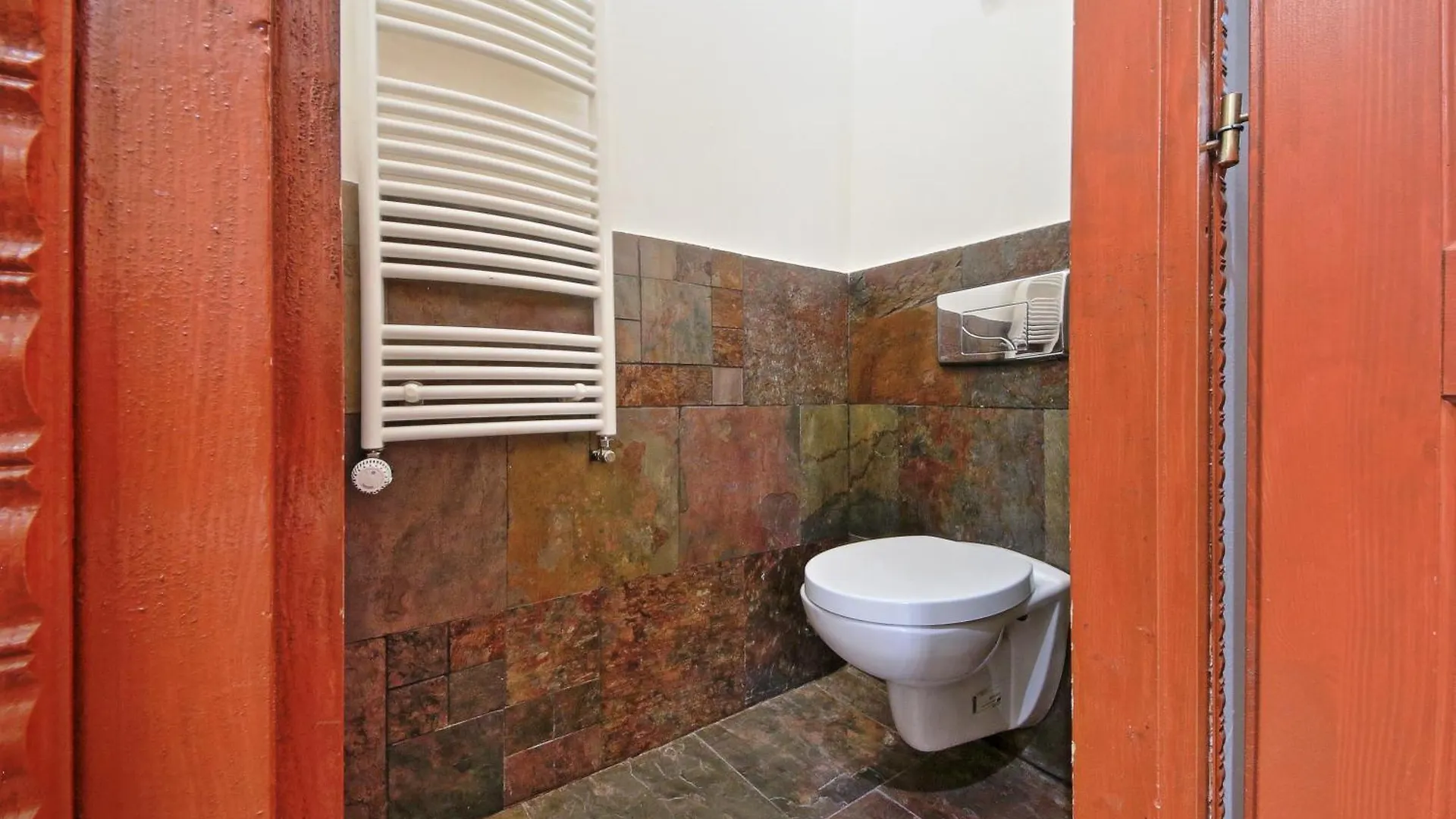 Rose Antique Apartment Prag
